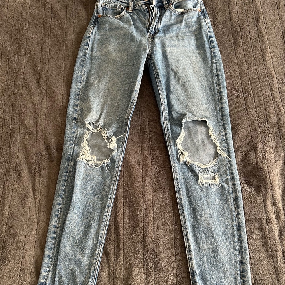 American Eagle Jeans - Mom Jean - 00 Short - Distressed